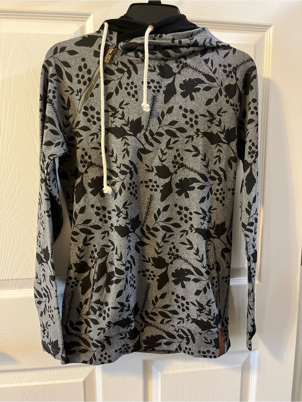 AMPERSAND AVE Gray Hoodie with Black Botanical Print